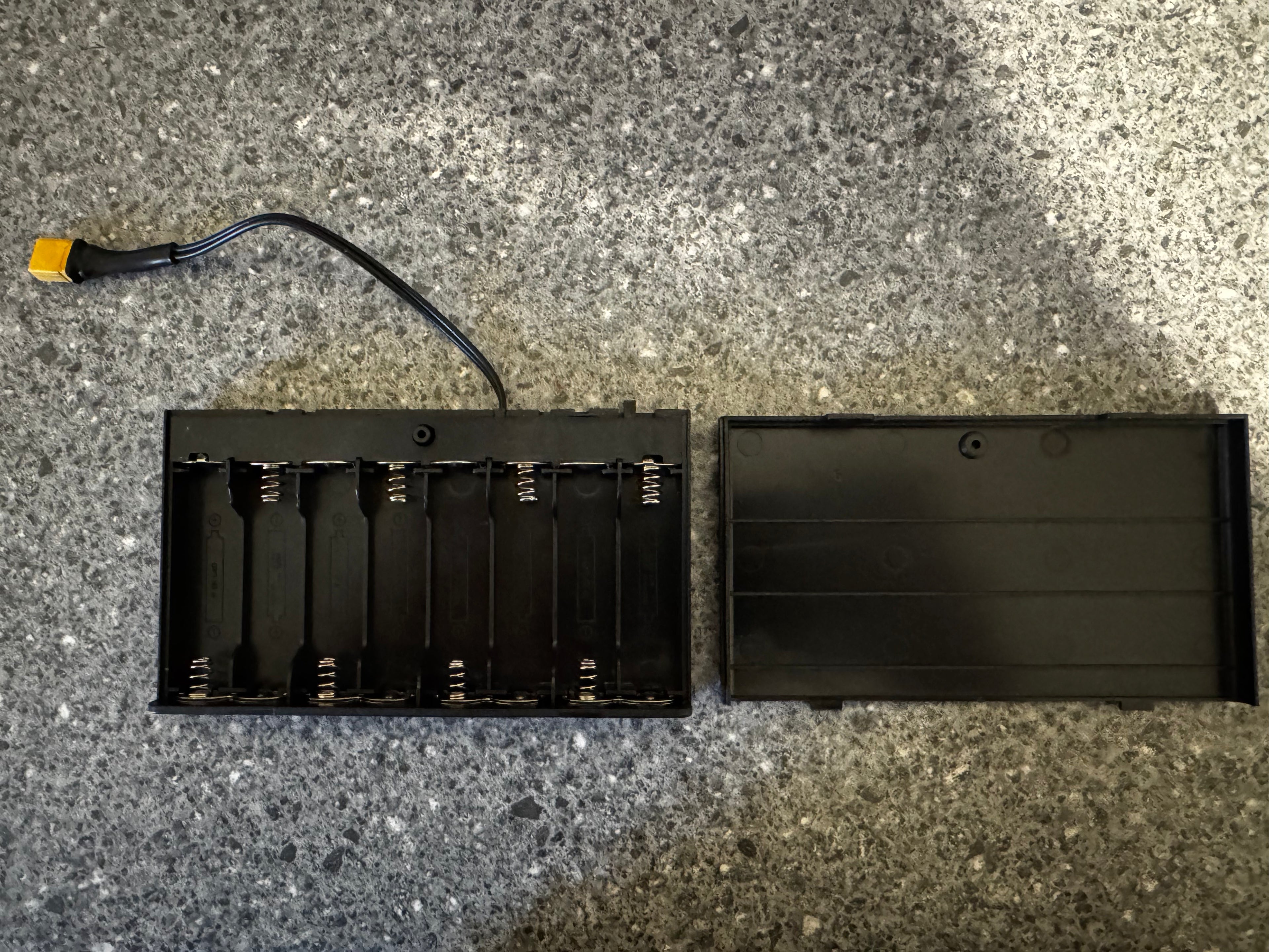 Battery powered horn V1 (AA)